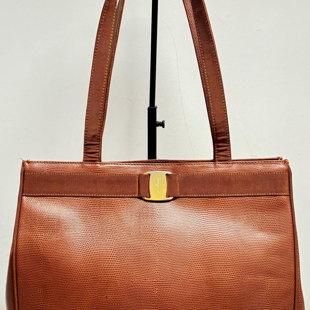 Salvatore Ferragamo Brown Leather Vara Bow Shoulder Bag, Classic Design, EUC